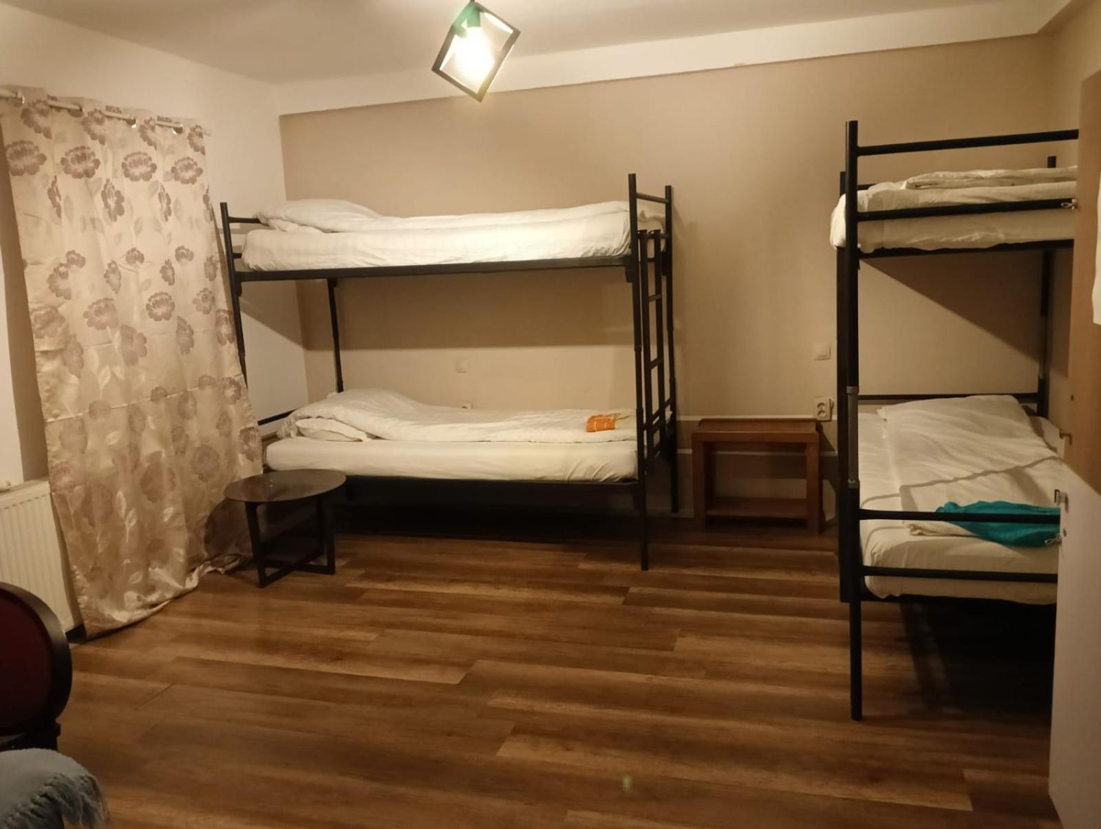 Zen Ostello Cluj-Napoca Esterno foto
